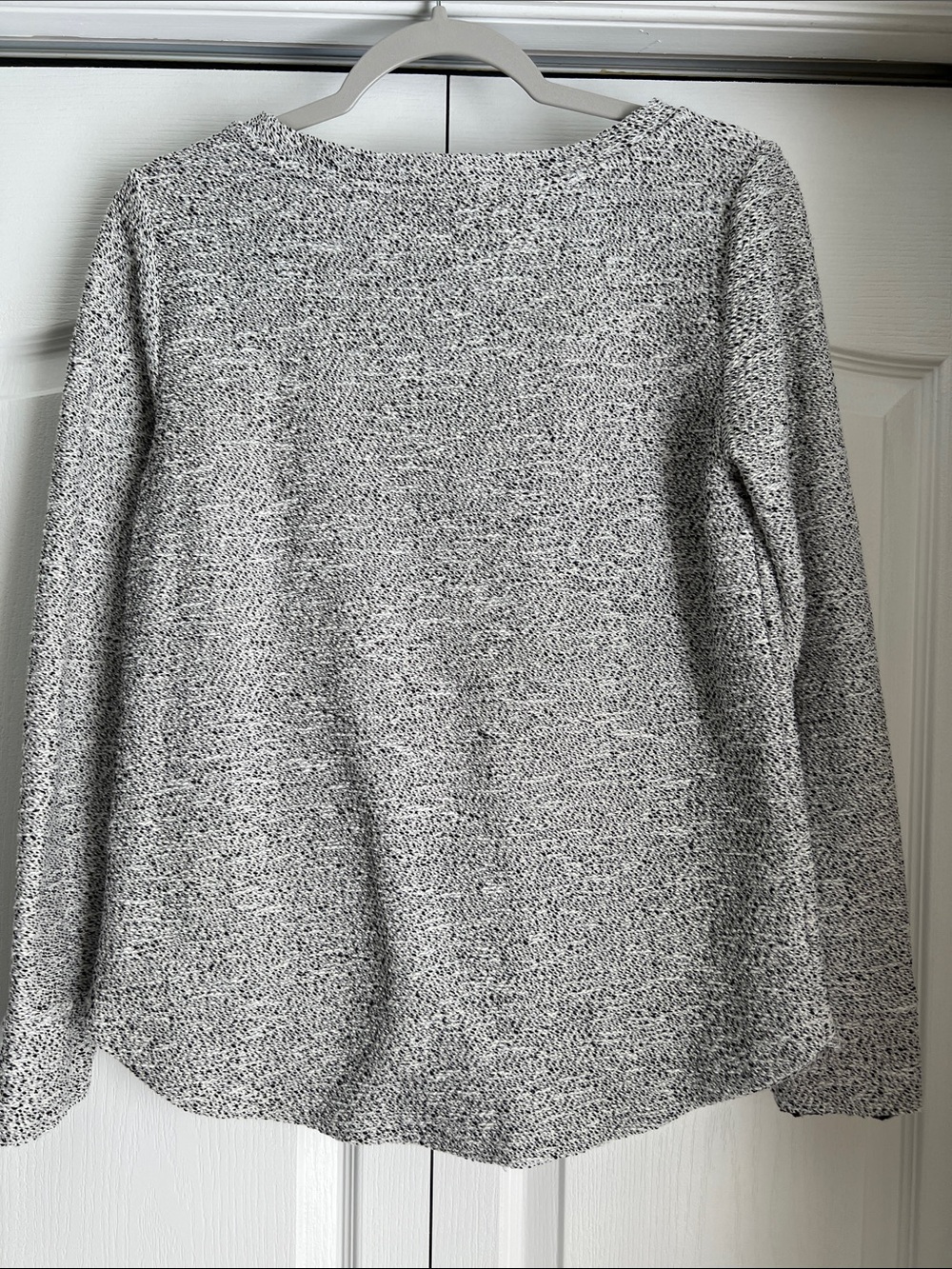 LOFT Marbled Black and White Crewneck Long Sleeve Sweater - Picture 4 of 10